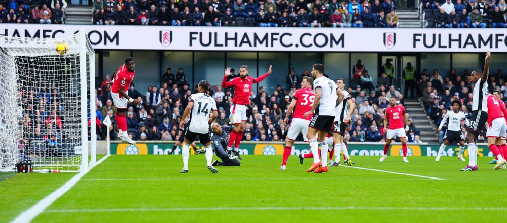 Incredible accuracy from Willian sees his left footer fly into the far top corner