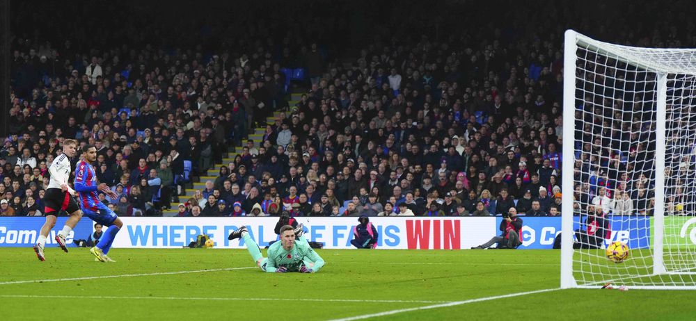 Emile Smith Rowe scores the opener Emile Smith Rowe scores the opener