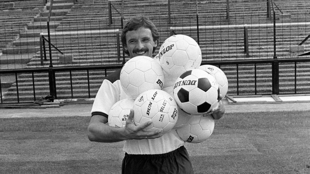 Gordon Davies