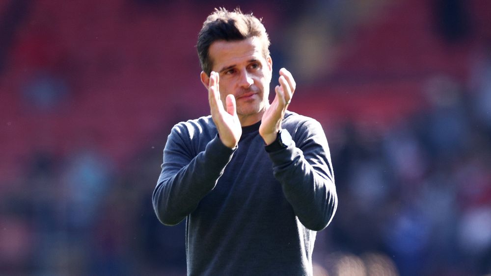 Marco Silva applauds the away support at Southampton