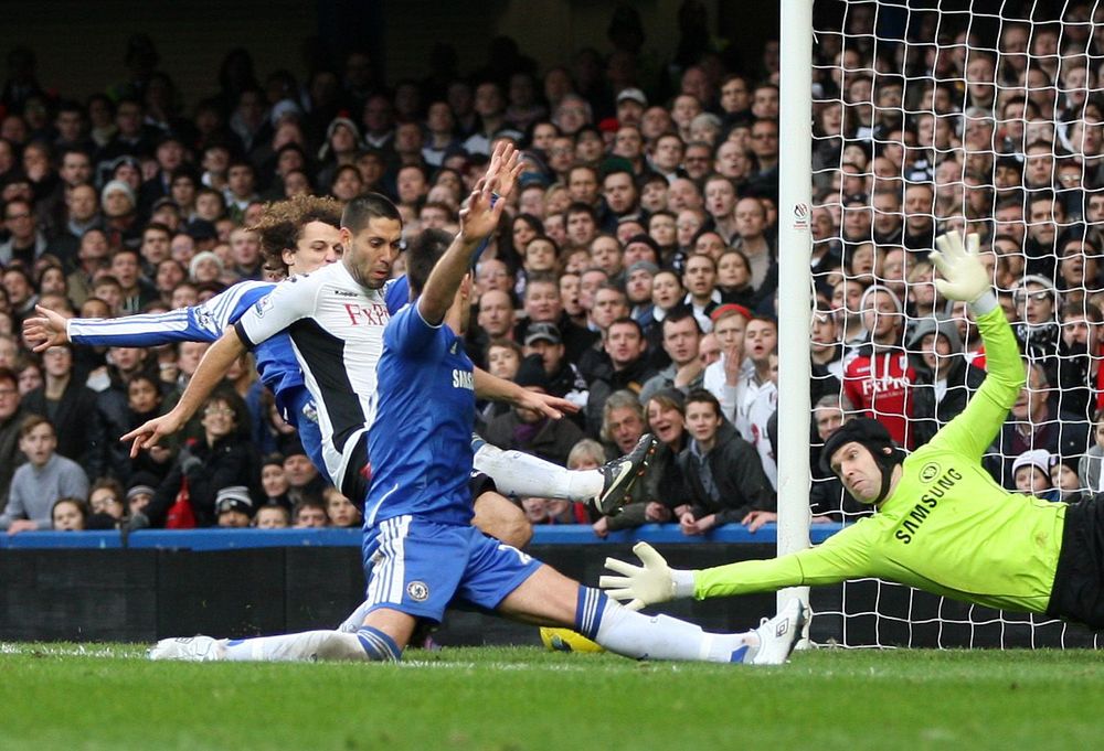 Clint Dempsey scores against Chelsea