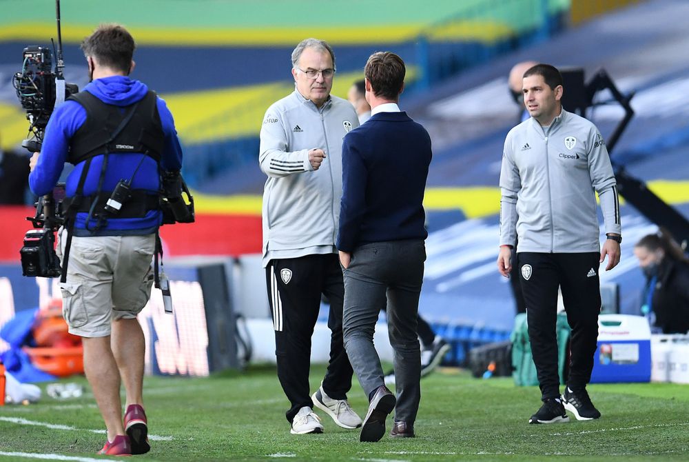 Marcelo Bielsa and Scott Parker greet one another prior to kick-off