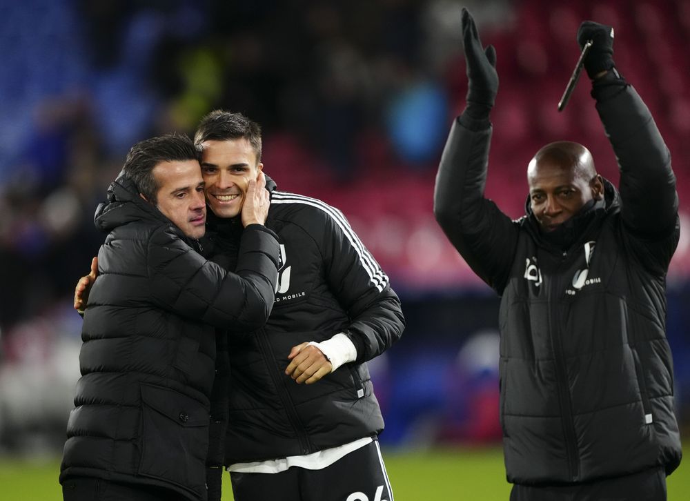Marco Silva celebrates with João Palhinha