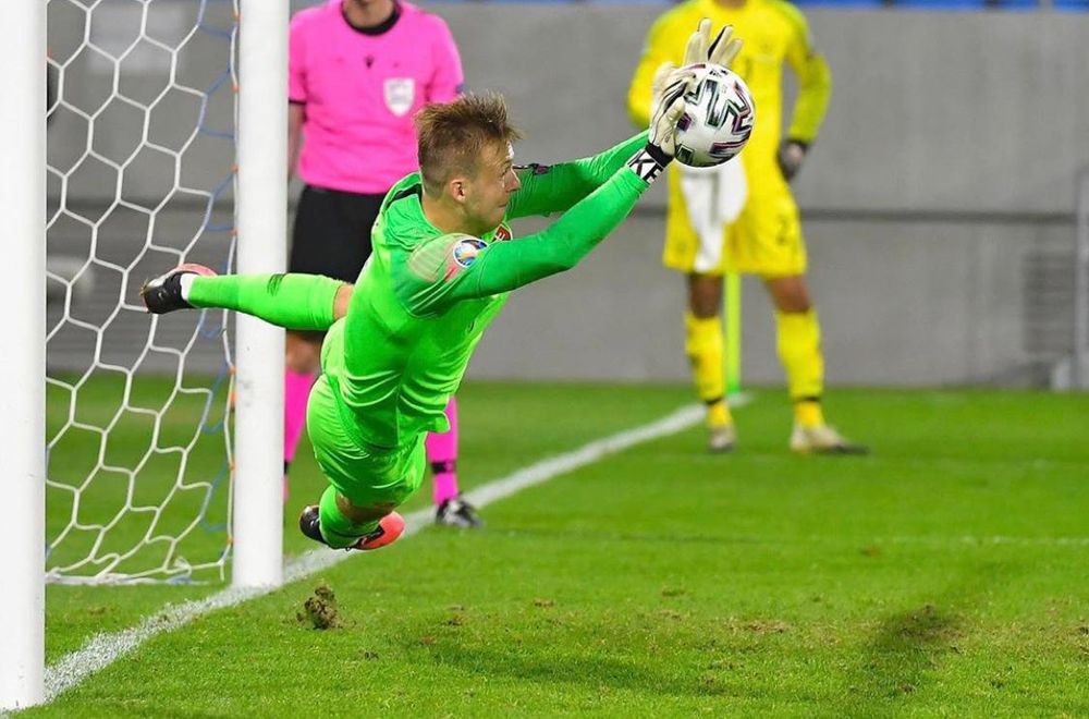 Marek Rodák saves Alan Browne's penalty Marek Rodák saves Alan Browne's penalty