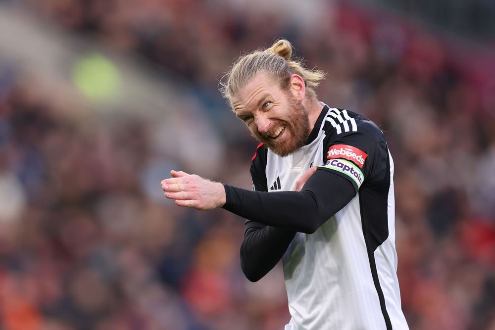 Tim Ream gives instructions Tim Ream gives instructions
