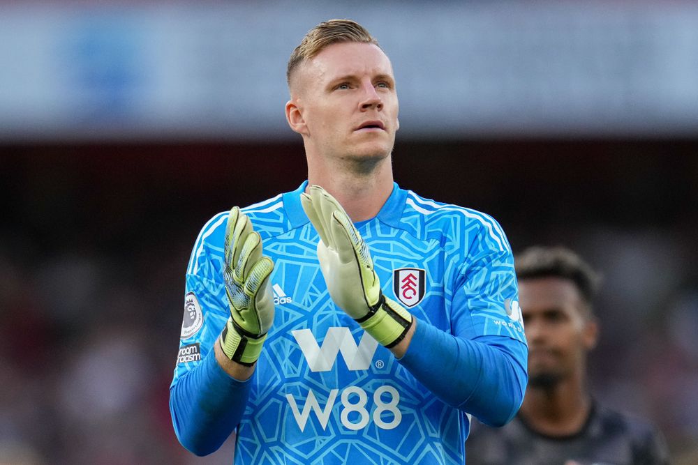 Bernd Leno applauds fans at the Emirates