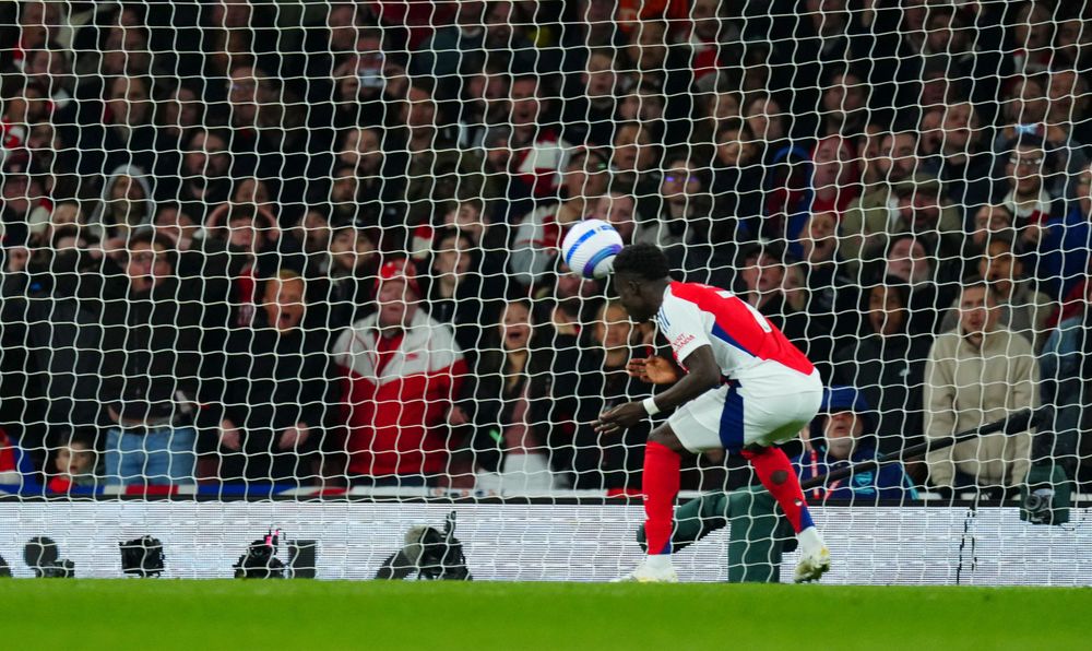 Saka heads into an empty net Saka heads into an empty net