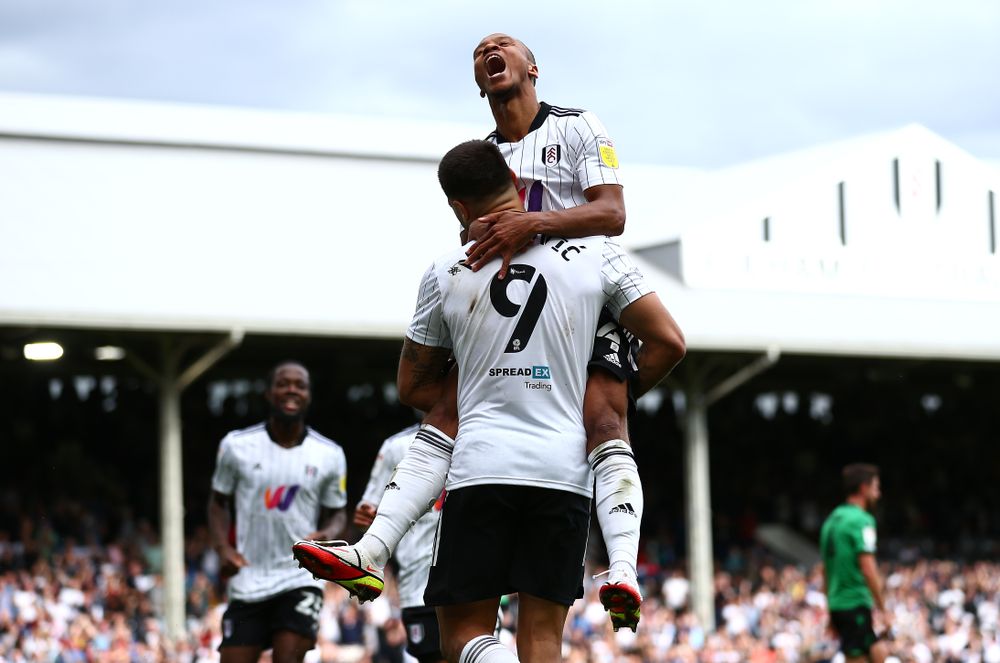 Bobby De Cordova-Reid celebrates with Aleksandar Mitrović Bobby De Cordova-Reid celebrates with Aleksandar Mitrović