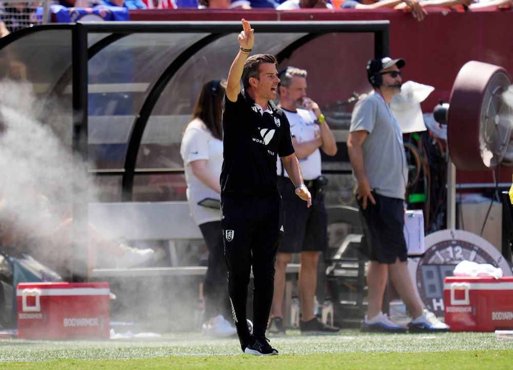 Marco Silva on the touchline at FedExField Marco Silva on the touchline at FedExField