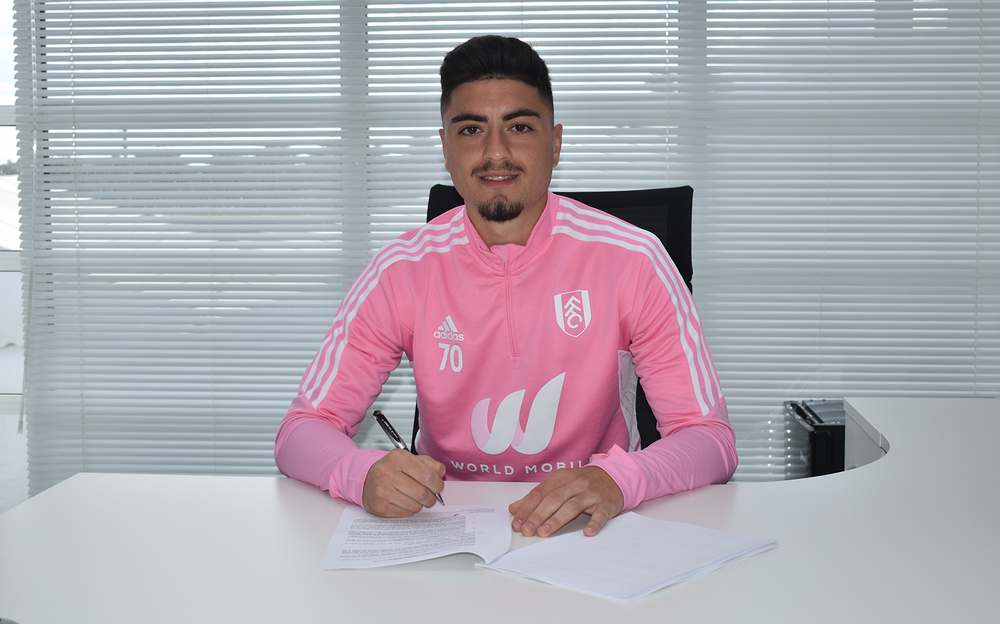 George Okkas signs George Okkas signs
