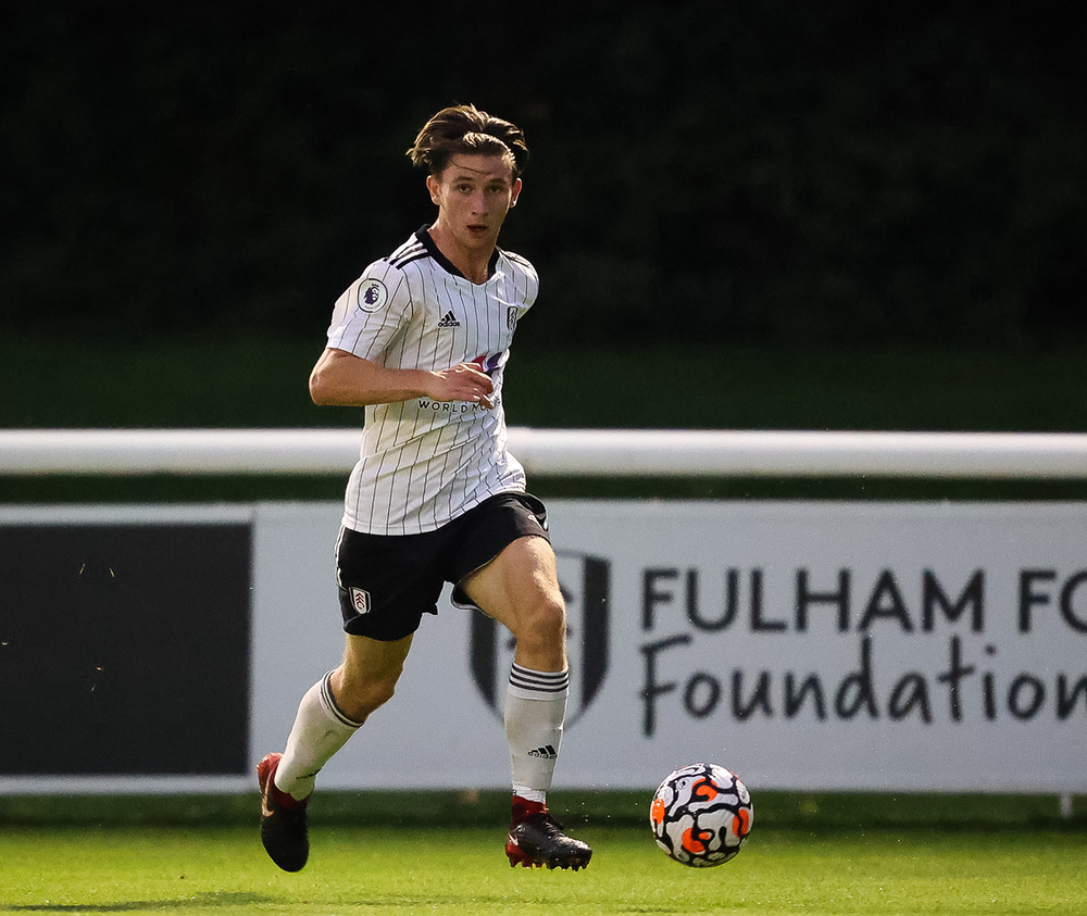 Ollie O'Neill runs with the ball