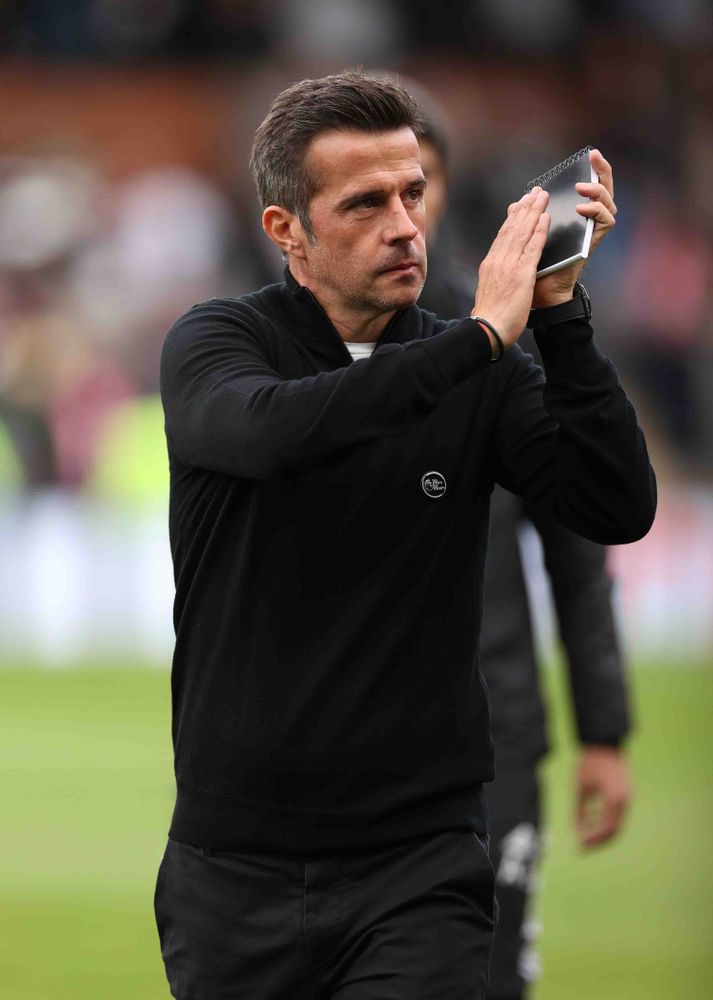 Marco Silva applauds the Fulham fans