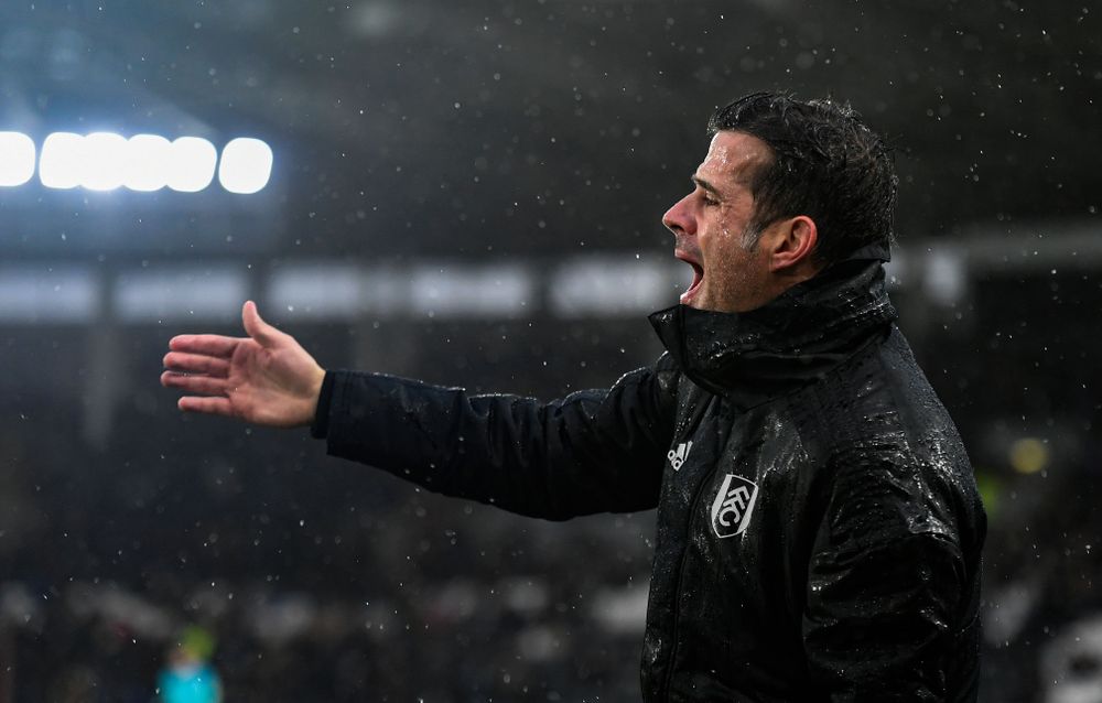 Marco Silva delivers instructions on the touchline at Hull Marco Silva delivers instructions on the touchline at Hull