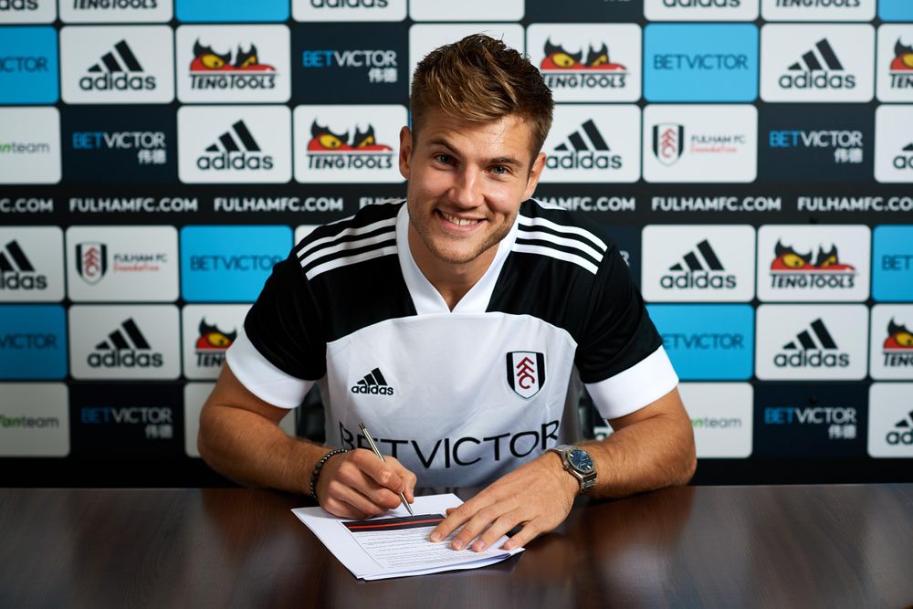 Joachim Andersen signs his Fulham contract Joachim Andersen signs his Fulham contract