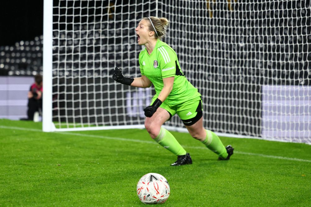 Ellie Parker saves the decisive spot kick! Ellie Parker saves the decisive spot kick!