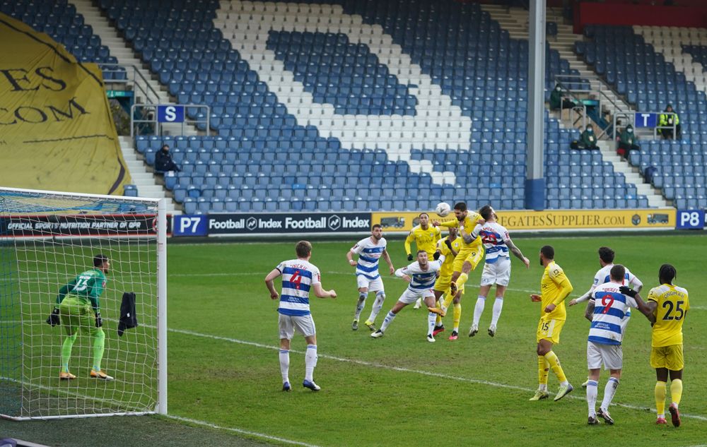 Mitro heads wide. Mitro heads wide.