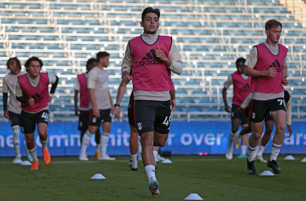 Dibley-Dias gets warmed up Dibley-Dias gets warmed up