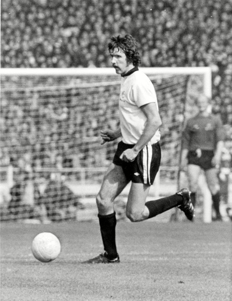 Alan Slough competing in the 1975 FA Cup Final for Fulham