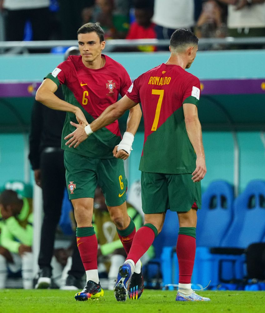 João Palhinha enters the action as Cristiano Ronaldo departs