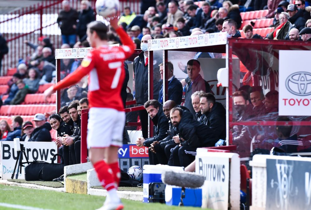 Marco Silva watches on from the dugout
