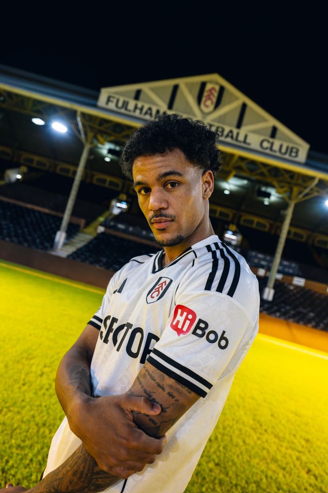 Oscar Bobb signs for Fulham