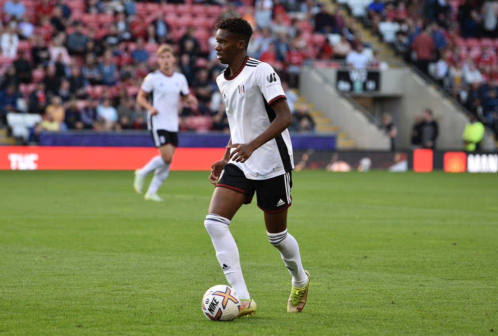 Araujo charges forward Araujo charges forward