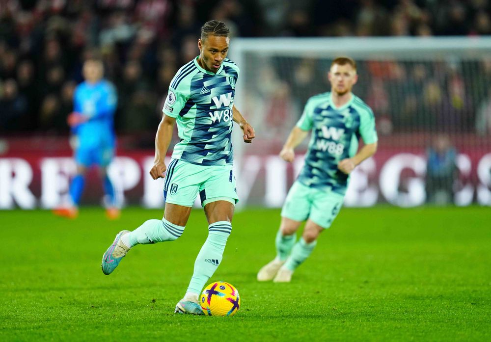 Bobby De Cordova-Reid on the ball against Brentford