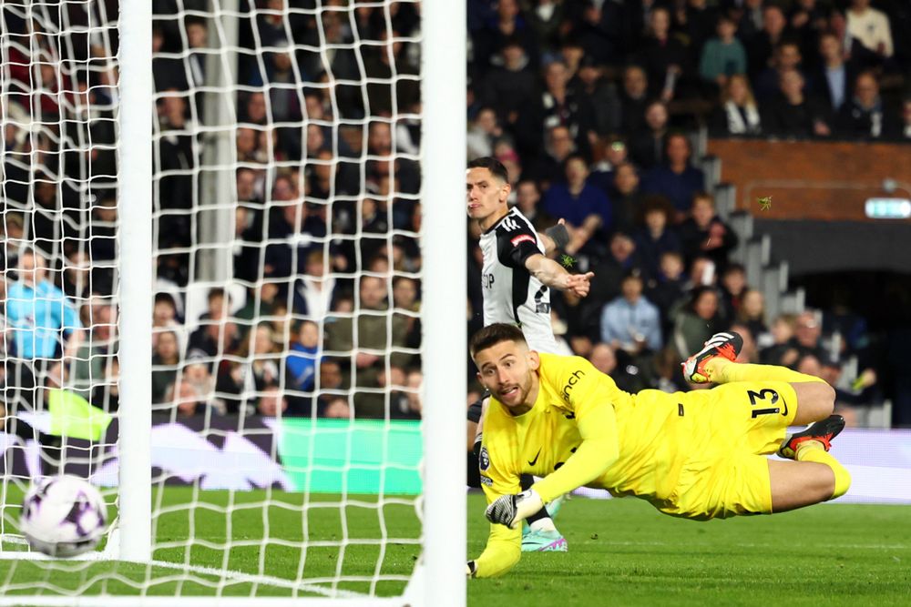 Sasa Lukic scores Fulham's second goal Sasa Lukic scores Fulham's second goal