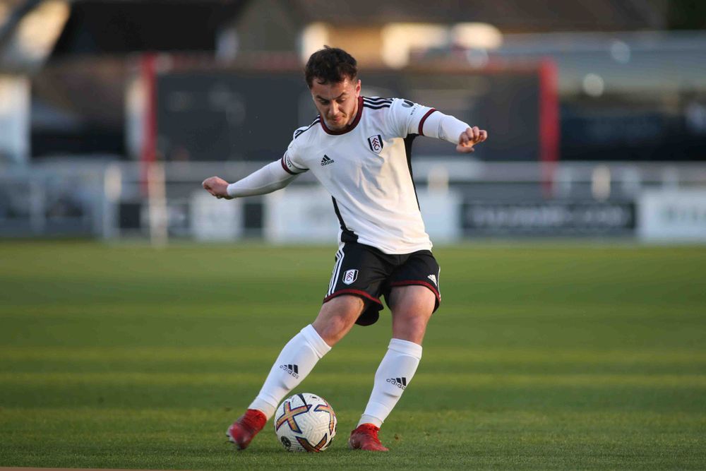 Sonny Hilton plays a pass